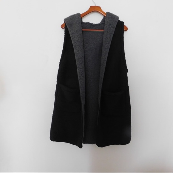 DELIA Sherpa Hooded Vest - Picture 1 of 5